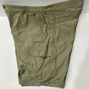 Chaps Men’s Cargo Shorts Size 40